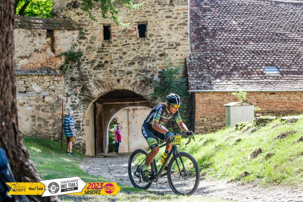 O nouă categorie dedicată bicicletelor Gravel! Marian Marin de la echipa de ciclism Nomad Merida CST pe o bicicleta Merida Silex de gravel la concursul de ciclism TBT Race de la Saschiz.